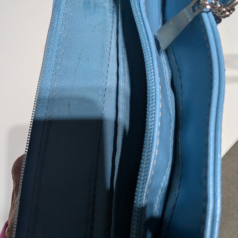 St John's Bay Light Blue leather satchel W/change purse, Excellent Condition - Picture 3 of 6